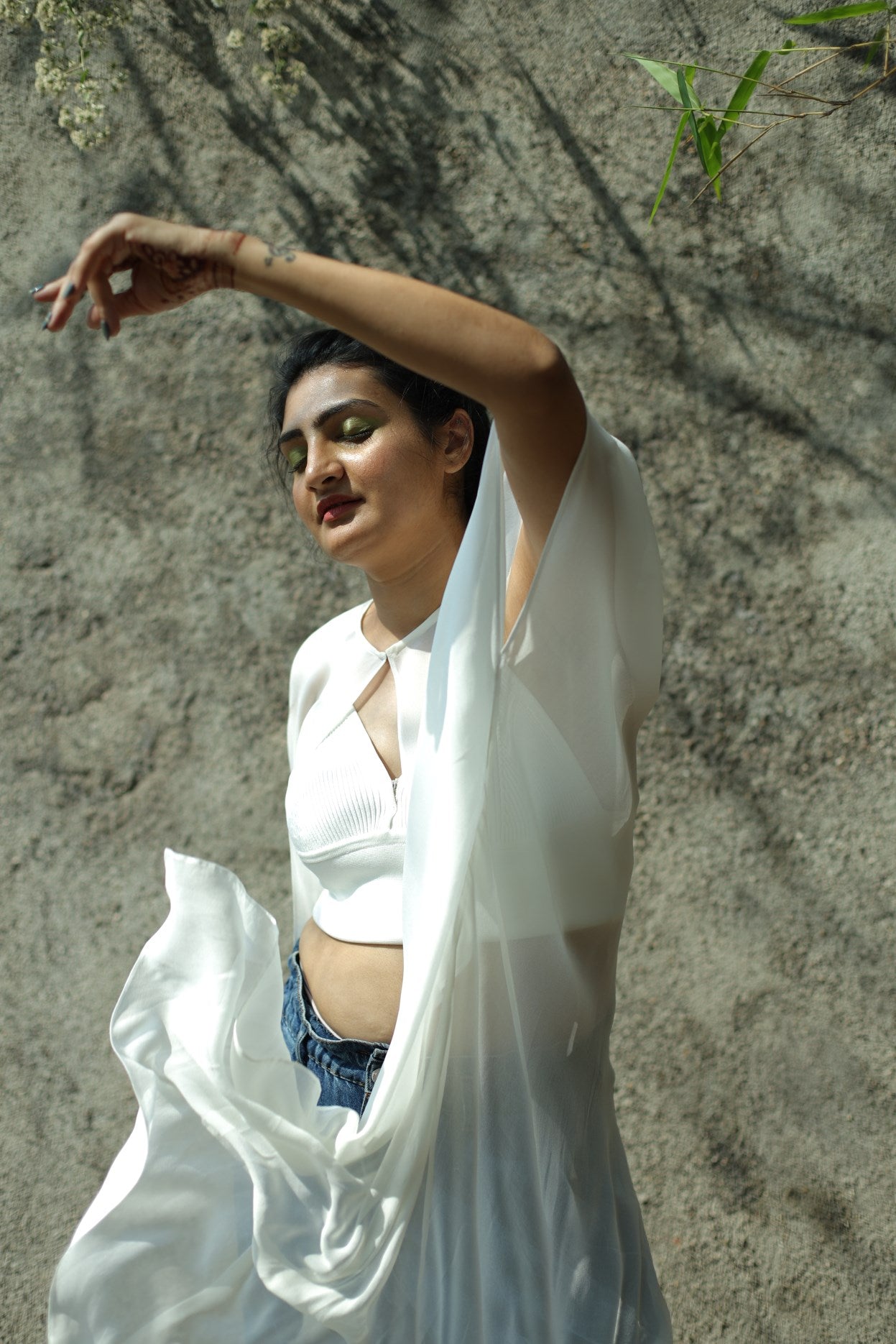 WHITE CAPE